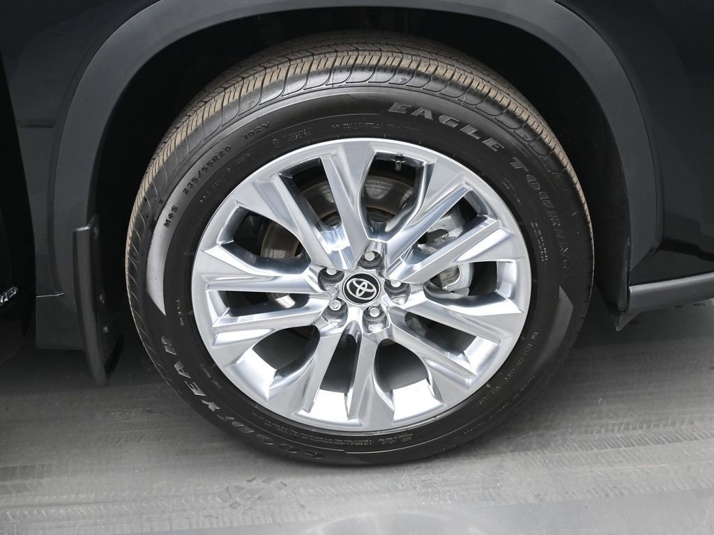 Used 2025 Toyota Highlander Limited image 43