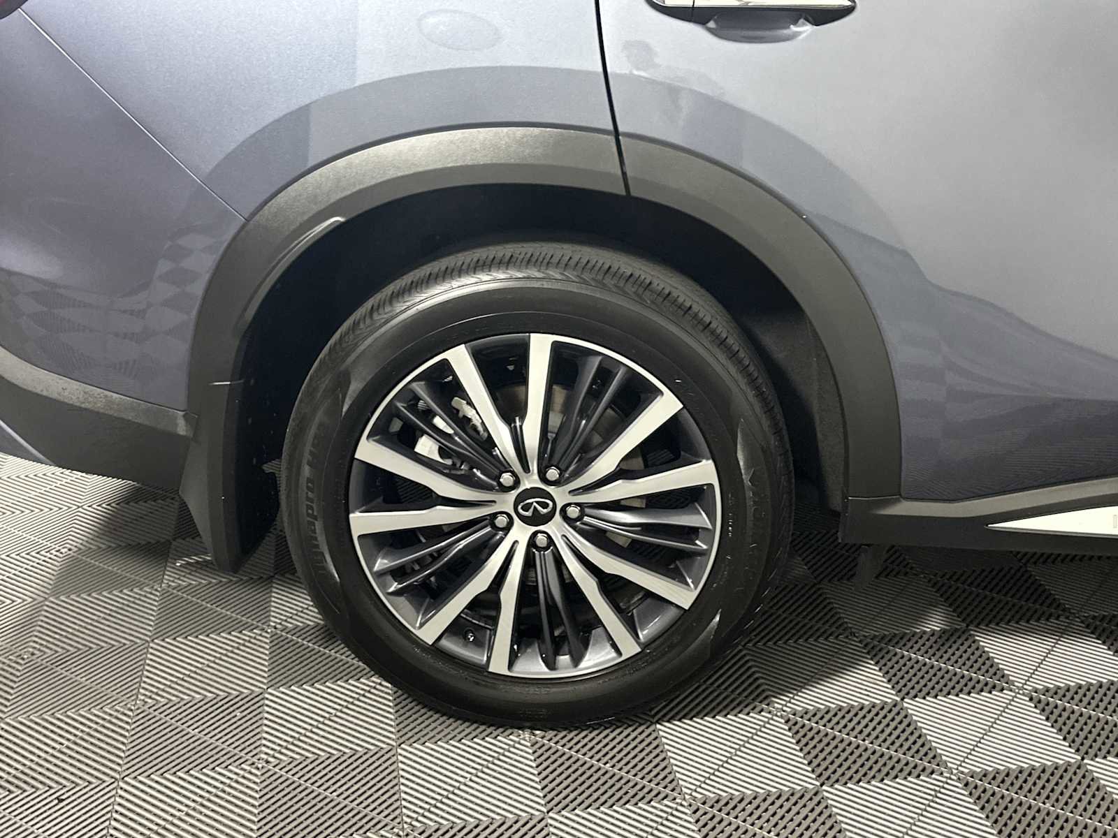 Used 2025 INFINITI QX60 Sensory AWD/4WD image 27