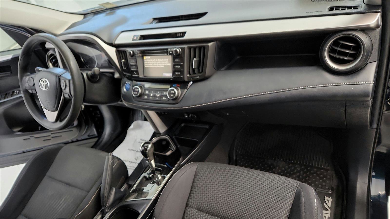 Used 2018 Toyota RAV4 LE image 28