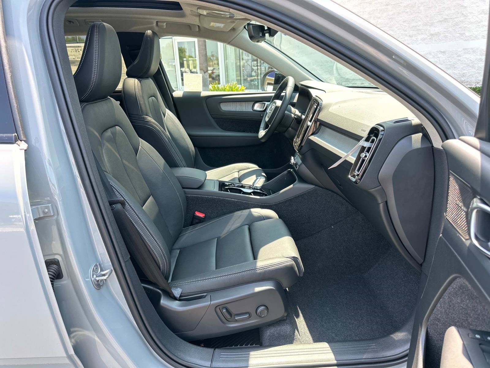 New 2026 Volvo XC40 B5 Ultra w/ Climate Package AWD/4WD image 20