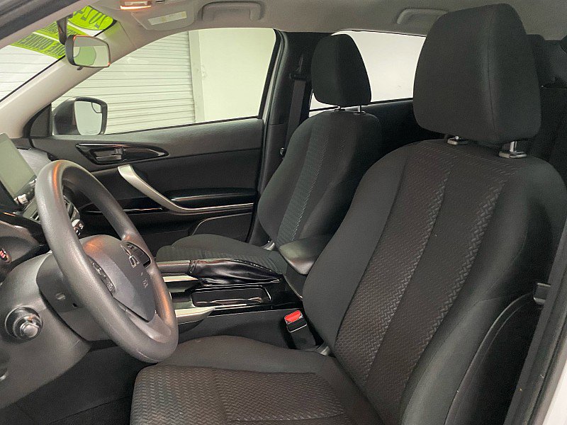 Used 2024 Mitsubishi Eclipse Cross LE image 9