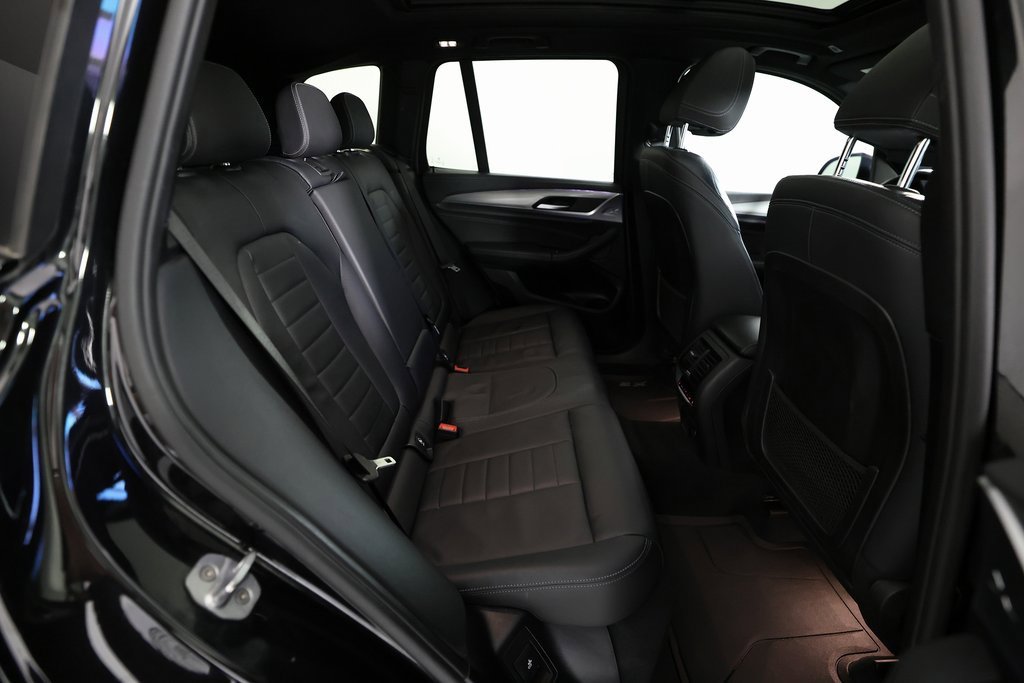 Used 2018 BMW X3 M40i image 11