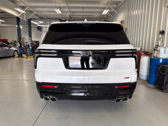 Used 2025 Chevrolet Traverse RS AWD/4WD image 13