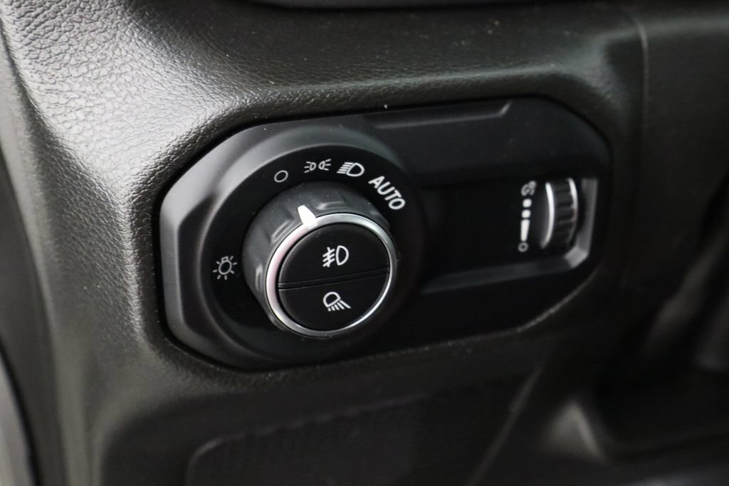 Used 2023 Jeep Gladiator Mojave w/ Cold Weather Group AWD/4WD image 22