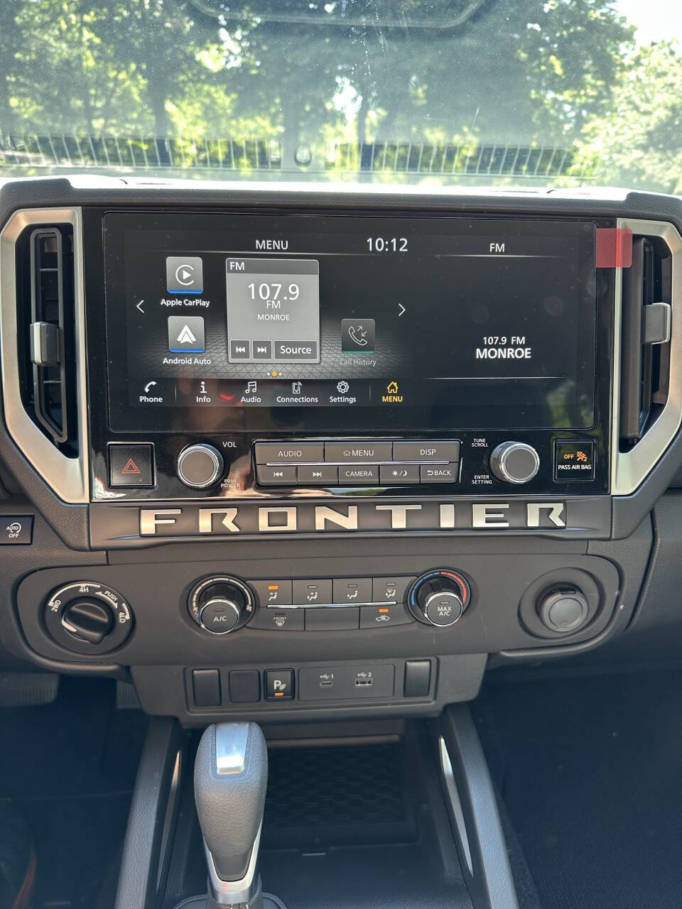 Used 2025 Nissan Frontier SV image 27