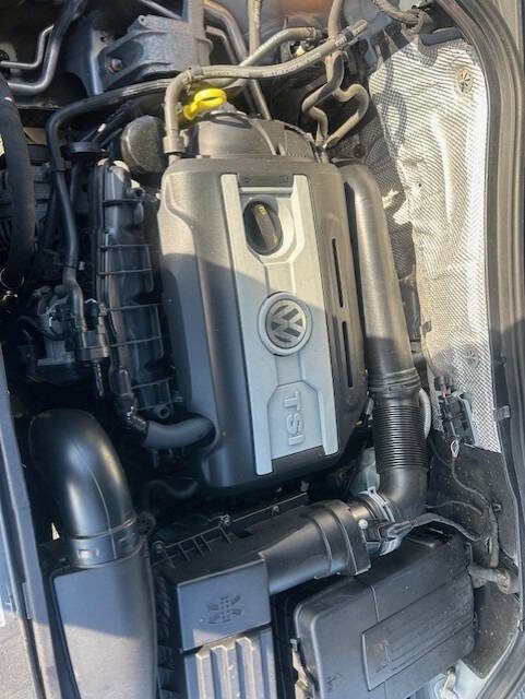 Used 2017 Volkswagen Tiguan S FWD image 14