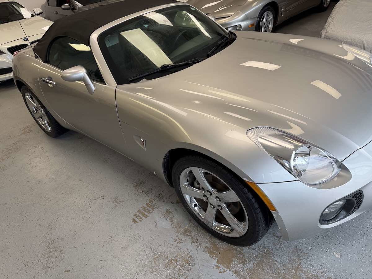 Used 2007 Pontiac Solstice GXP w/ Premium Package RWD image 3
