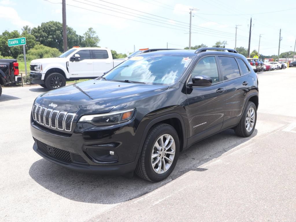 Used 2022 Jeep Cherokee Latitude Lux w/ Mopar Interior Package FWD image 5