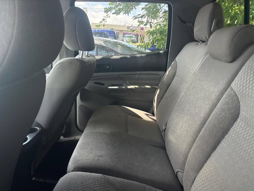 Used 2015 Toyota Tacoma PreRunner w/ Convenience Package RWD image 12