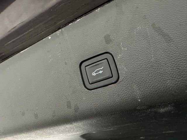 Certified 2023 Chevrolet Traverse LT image 39