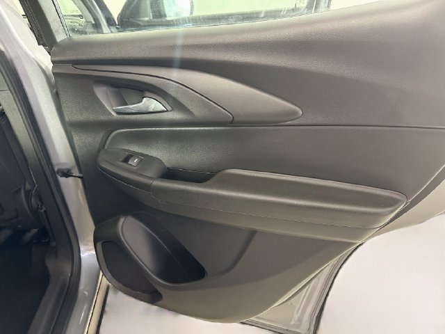 Used 2023 Chevrolet TrailBlazer LS FWD image 26