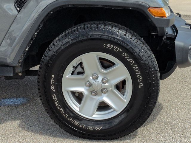 Used 2022 Jeep Gladiator Sport AWD/4WD image 11