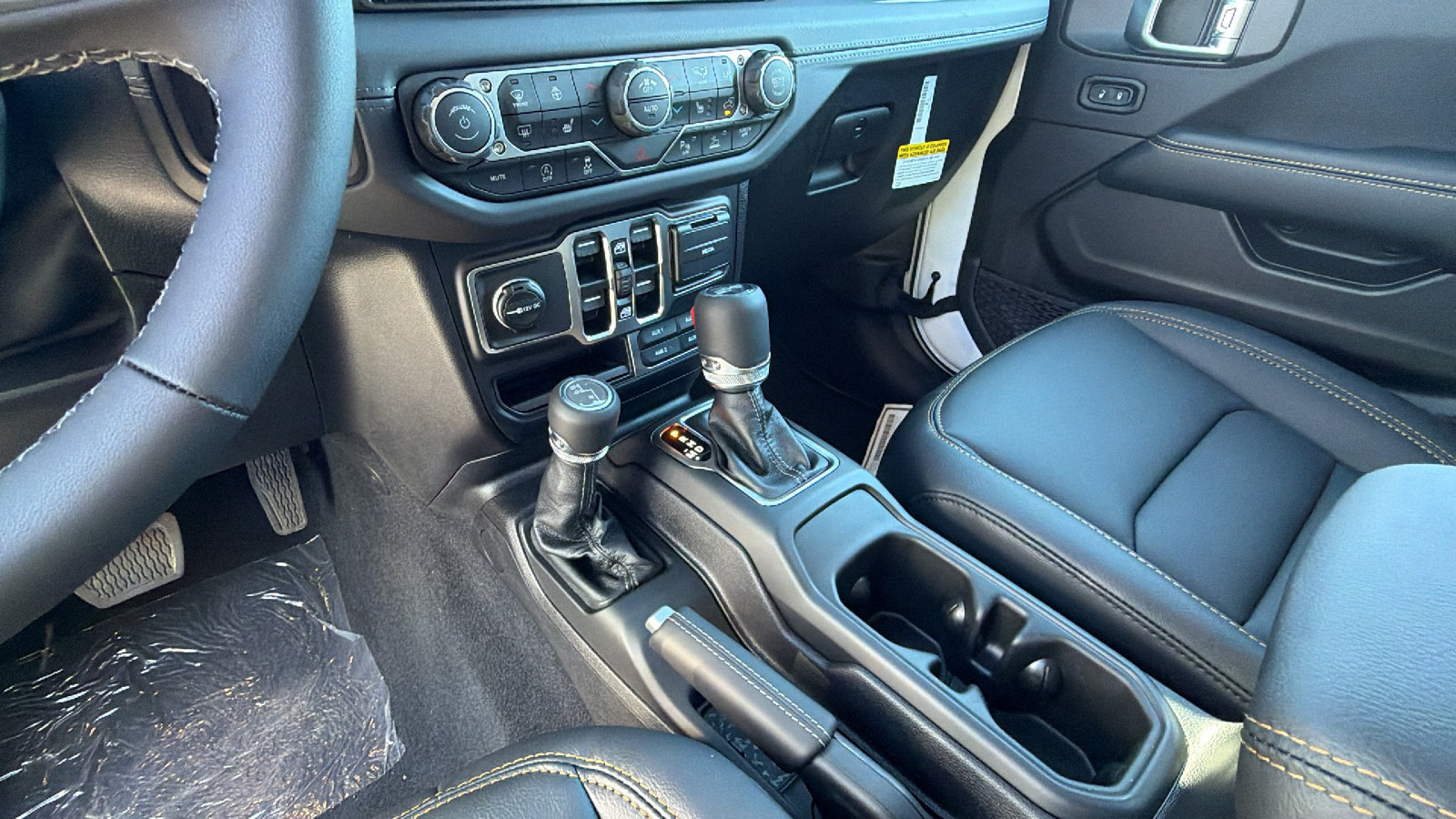 New 2027 Jeep Wrangler Unlimited Sahara AWD/4WD image 26