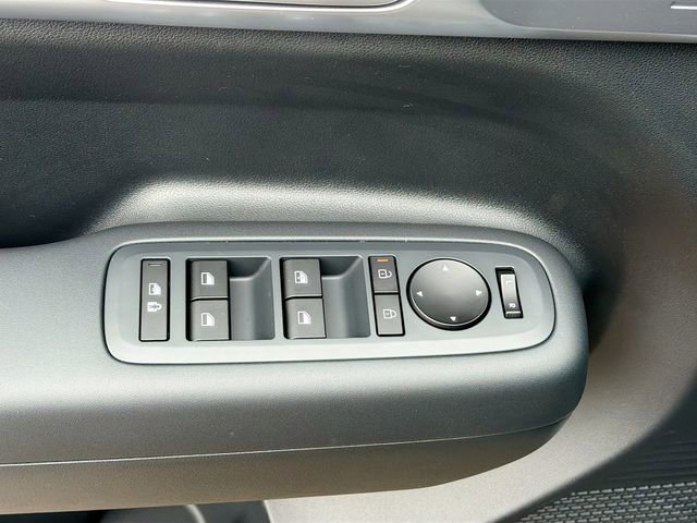 New 2026 Hyundai Santa Fe SE image 17