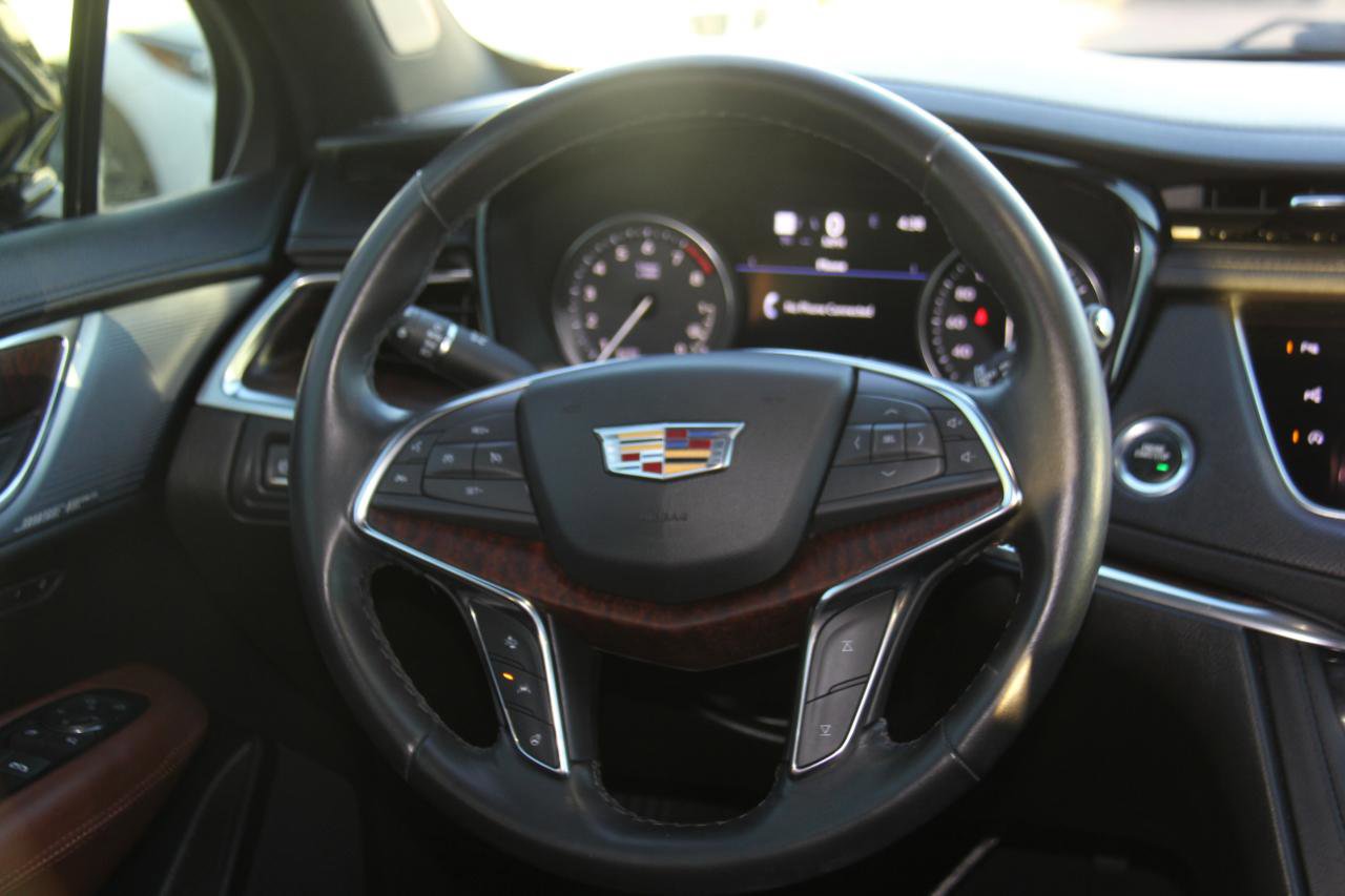Used 2023 Cadillac XT5 Premium Luxury w/ Technology Package image 11