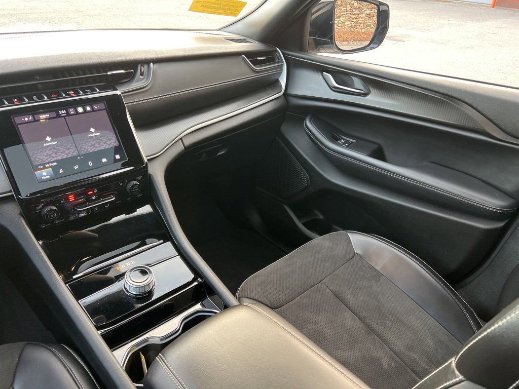 Used 2023 Jeep Grand Cherokee L Laredo image 22