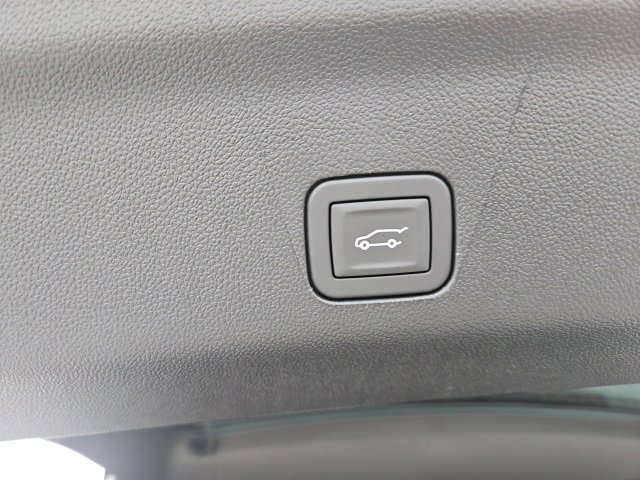 New 2026 GMC Yukon Denali w/ Sun & Power Step Package image 15