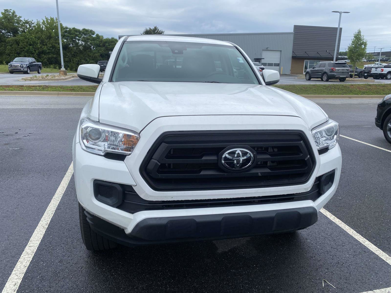 Used 2023 Toyota Tacoma SR AWD/4WD image 2