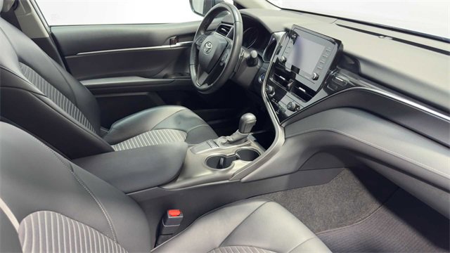 Used 2022 Toyota Camry SE image 13