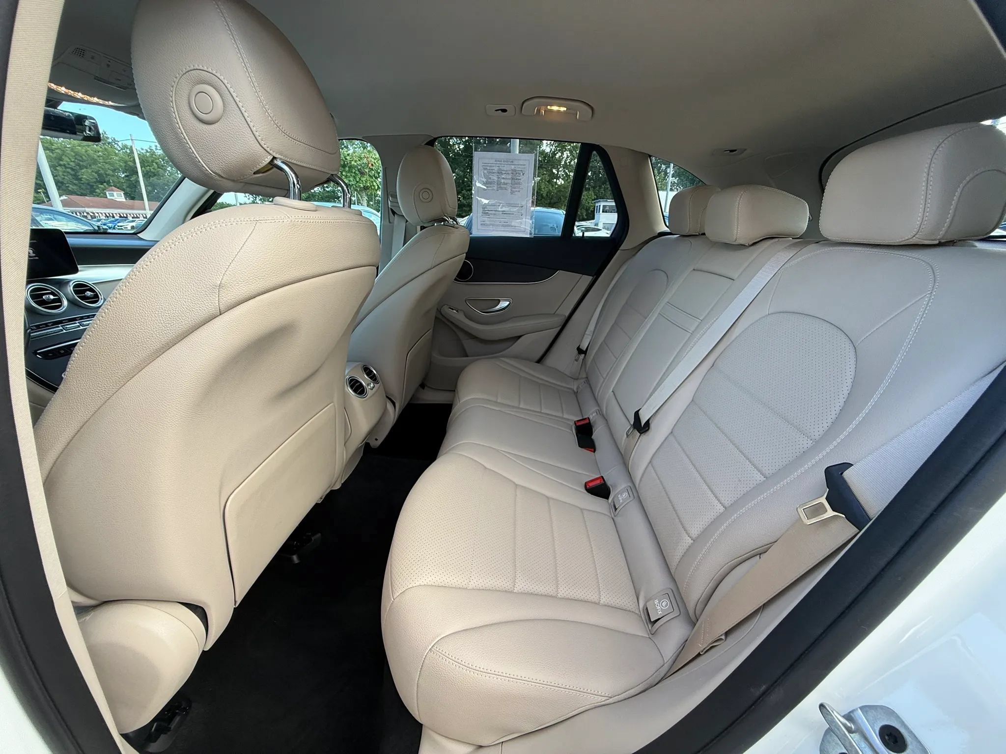 Used 2022 Mercedes-Benz GLC 300 4MATIC w/ Multimedia Package Lite image 14