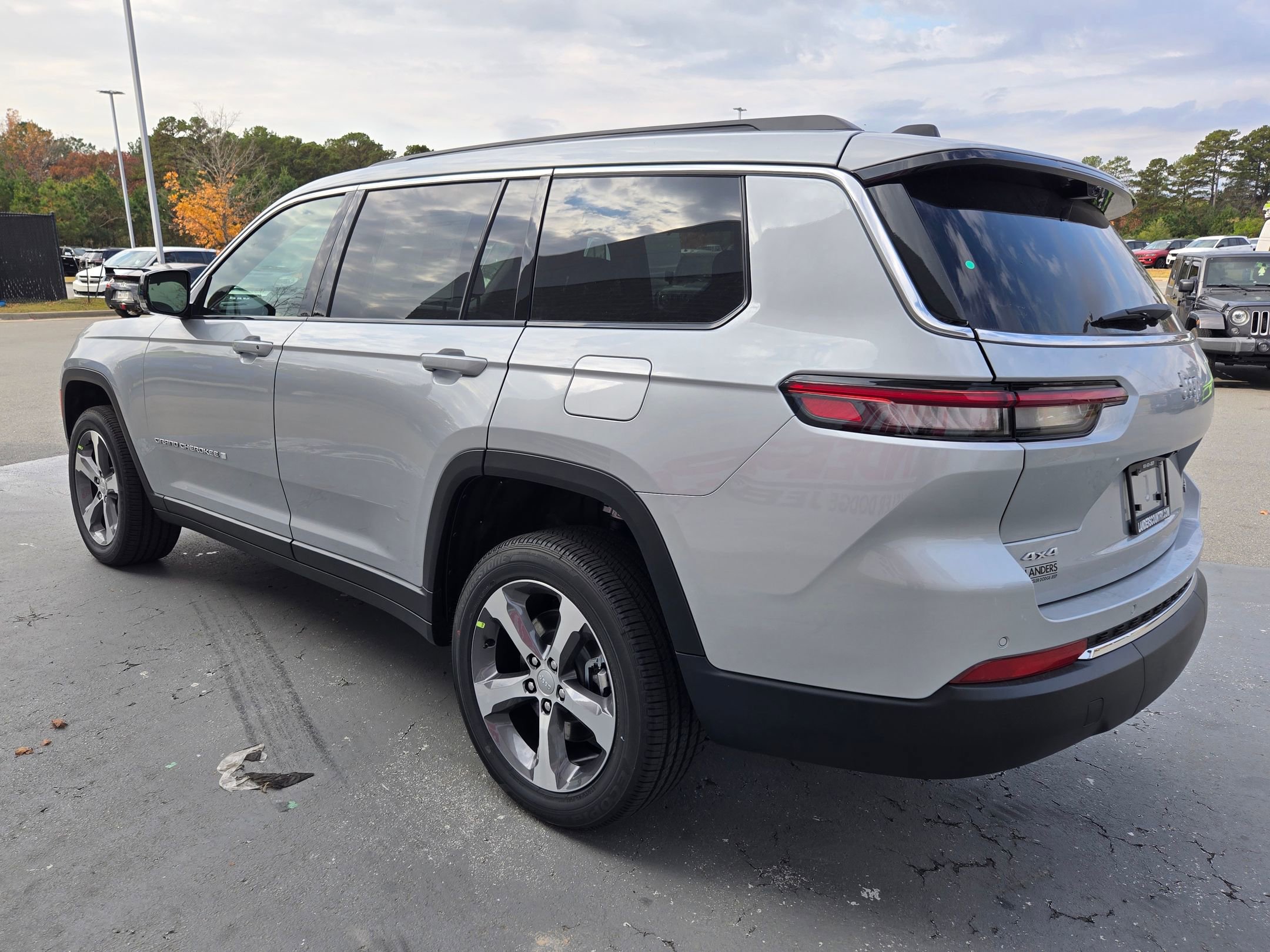 New 2025 Jeep Grand Cherokee L Limited w/ Luxury Tech Group II image 5