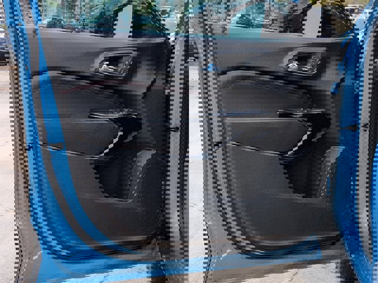 Used 2025 Chevrolet Trax RS w/ Driver Confidence Package image 8