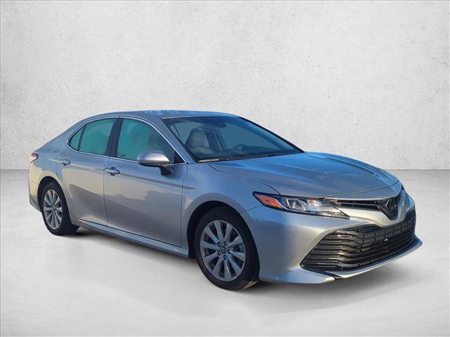 Used 2018 Toyota Camry LE FWD image 3