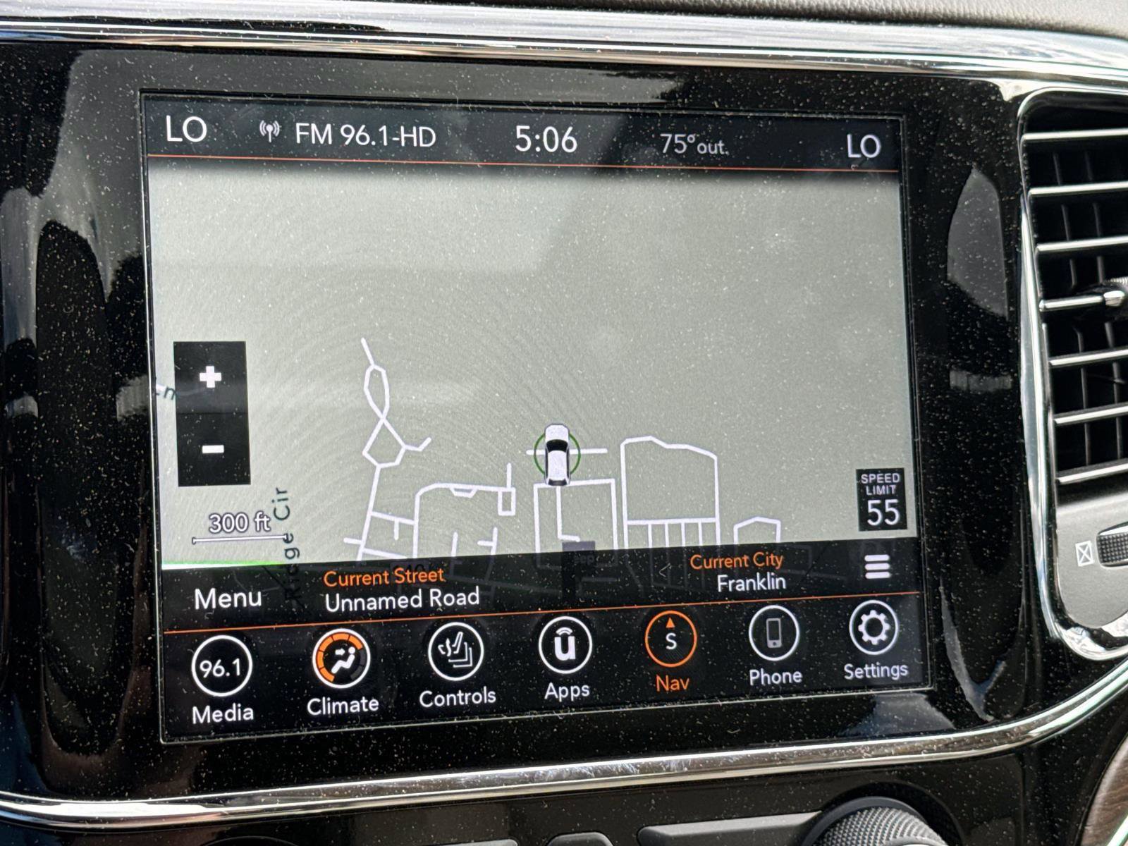 Used 2020 Jeep Grand Cherokee Overland AWD/4WD image 17