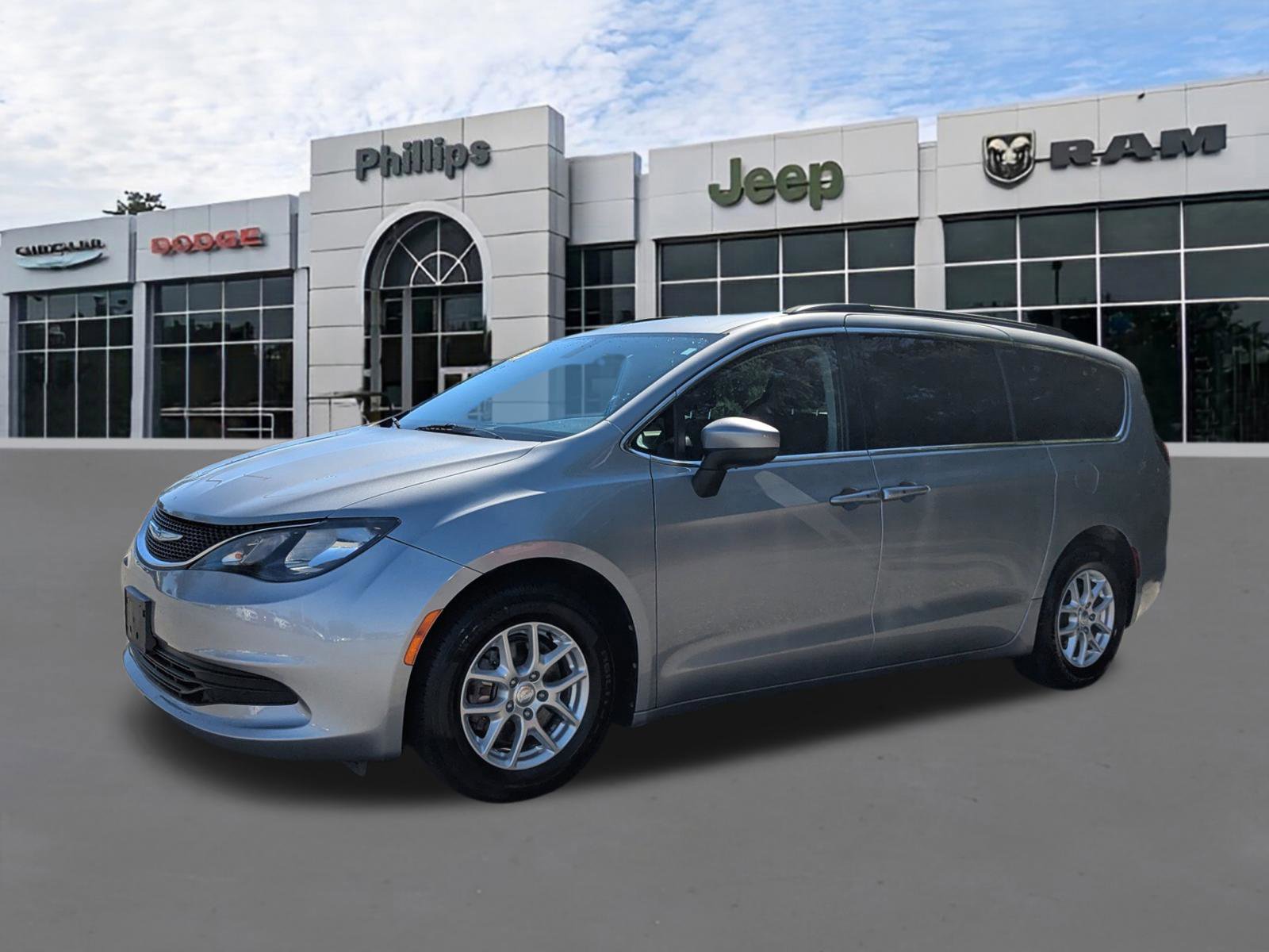 Certified 2020 Chrysler Voyager Lxi FWD image 7