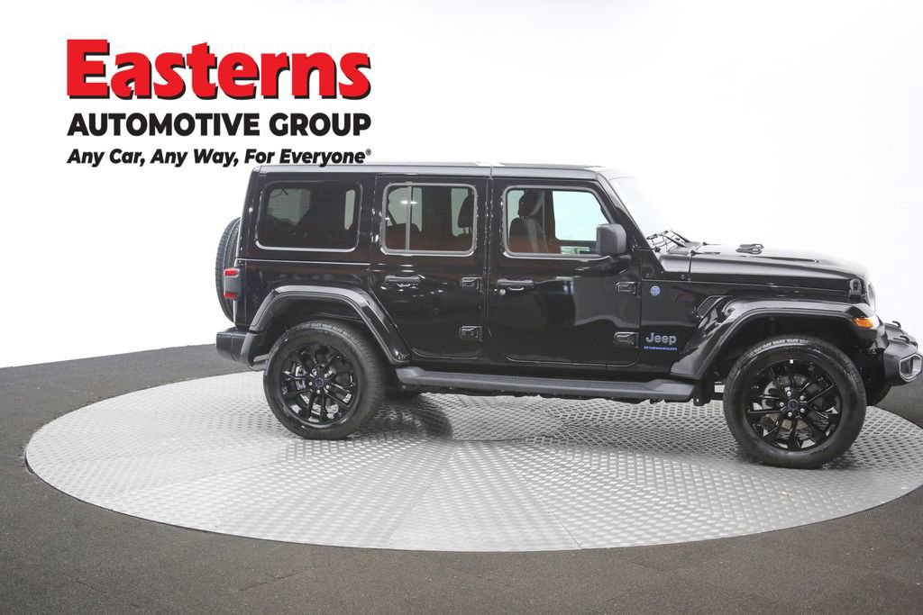 Used 2025 Jeep Wrangler Unlimited Sahara AWD/4WD image 42