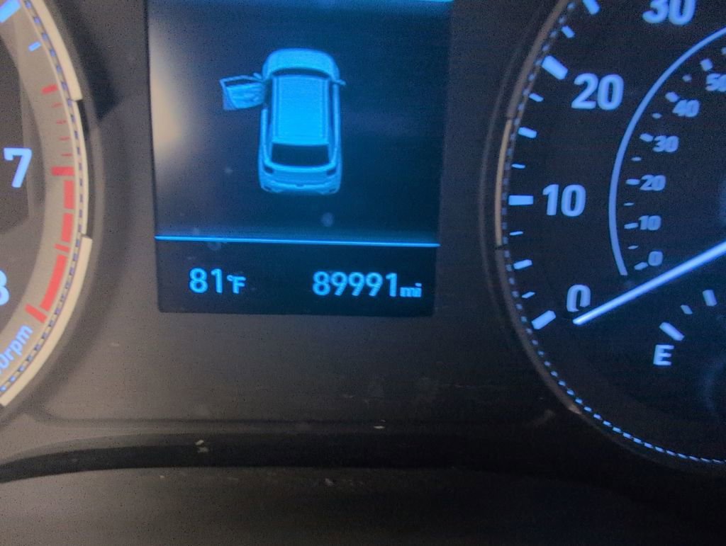 Used 2021 Hyundai Venue SE image 25