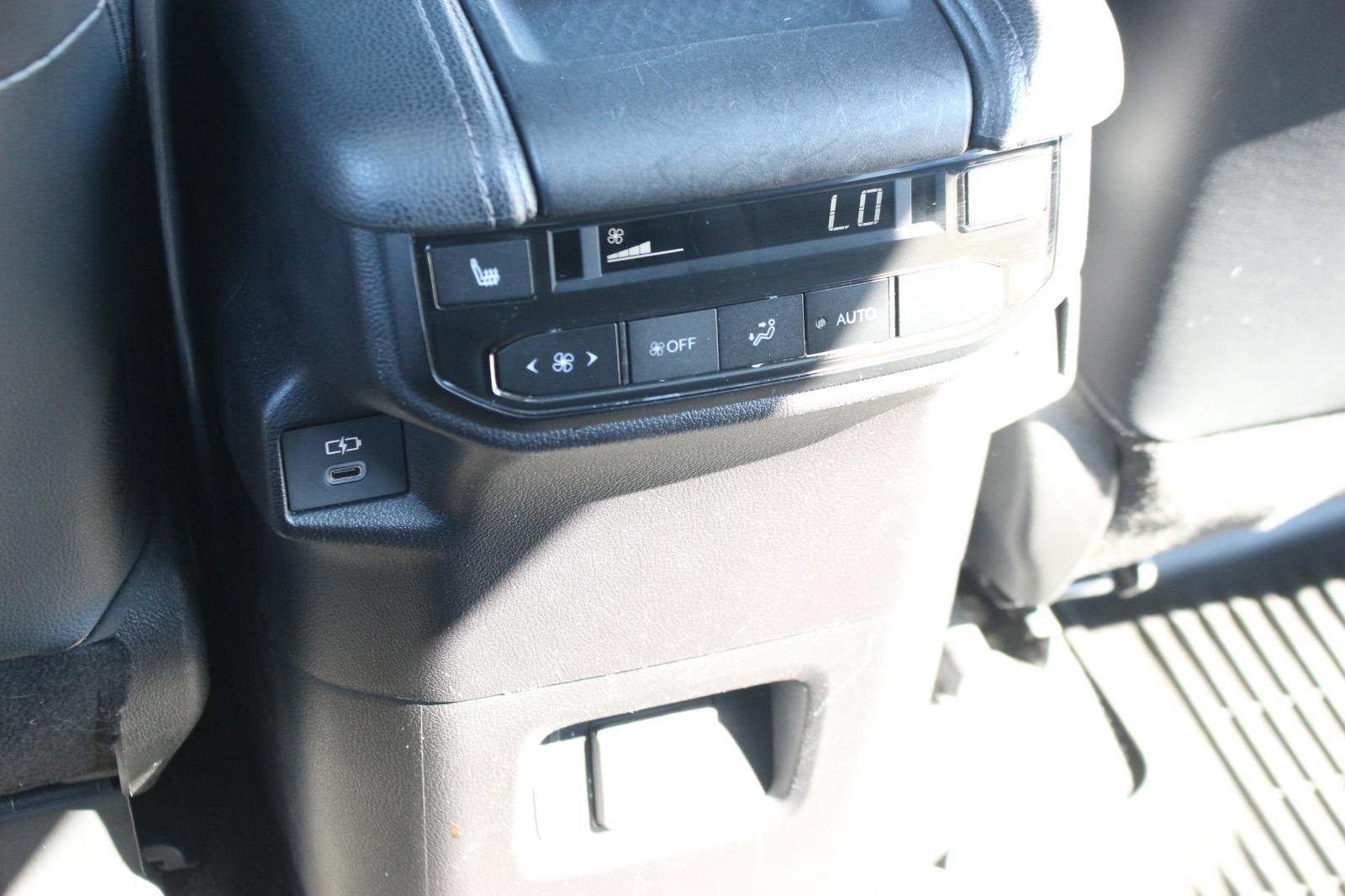 Used 2024 Toyota Grand Highlander Limited image 33