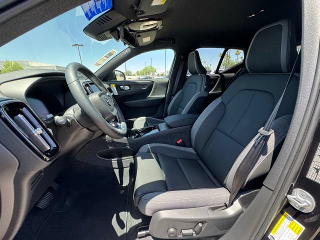 Used 2025 Volvo EX40 Core w/ Climate Package AWD/4WD image 8