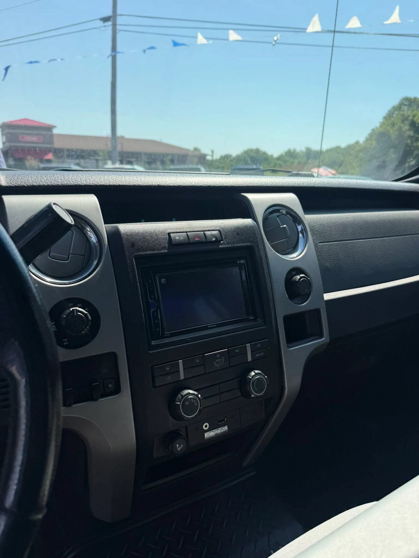 Used 2012 Ford F150 XLT w/ XLT Chrome Pkg AWD/4WD image 13
