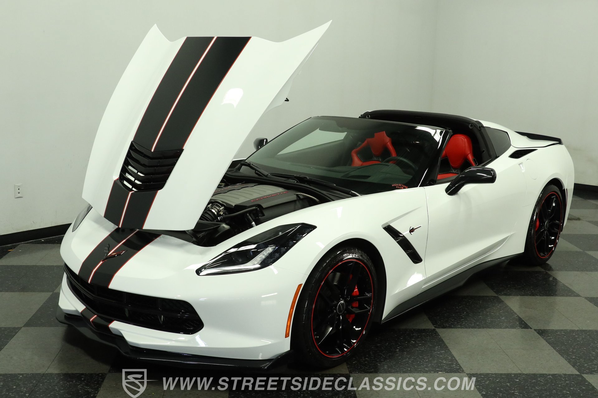 Used 2015 Chevrolet Corvette Stingray Coupe w/ Pacific Design Package RWD image 30