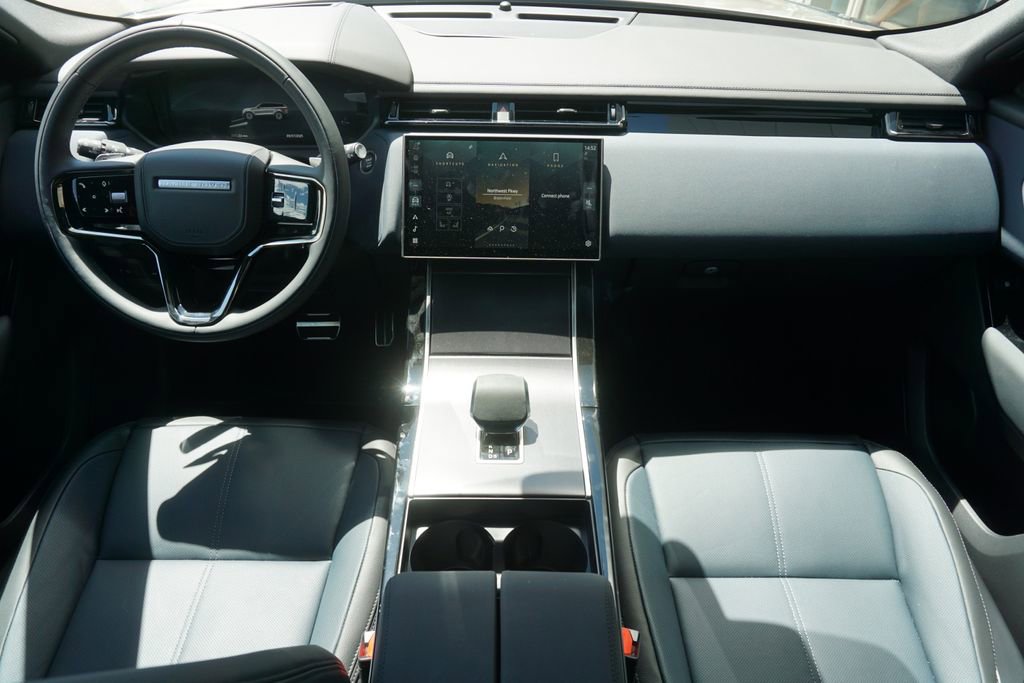 New 2026 Land Rover Range Rover Velar Dynamic SE image 9