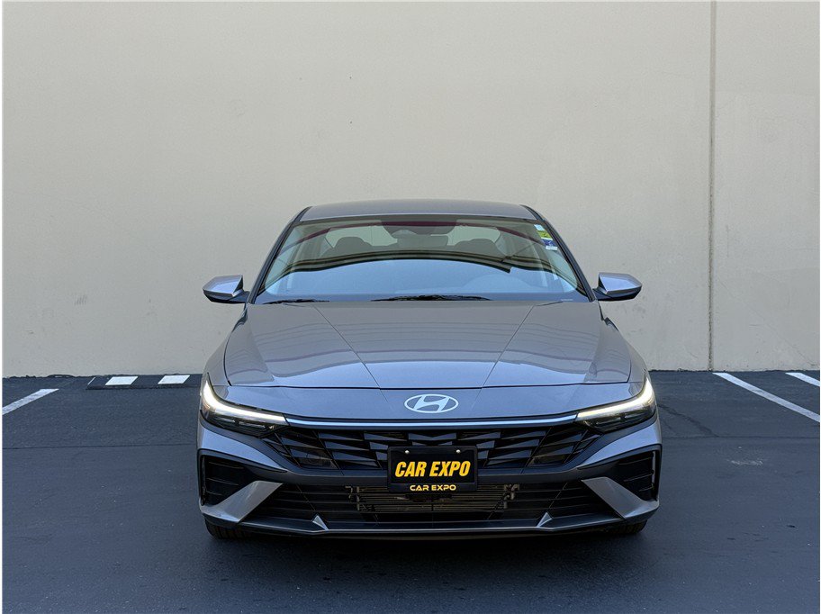 Used 2024 Hyundai Elantra Blue FWD image 2