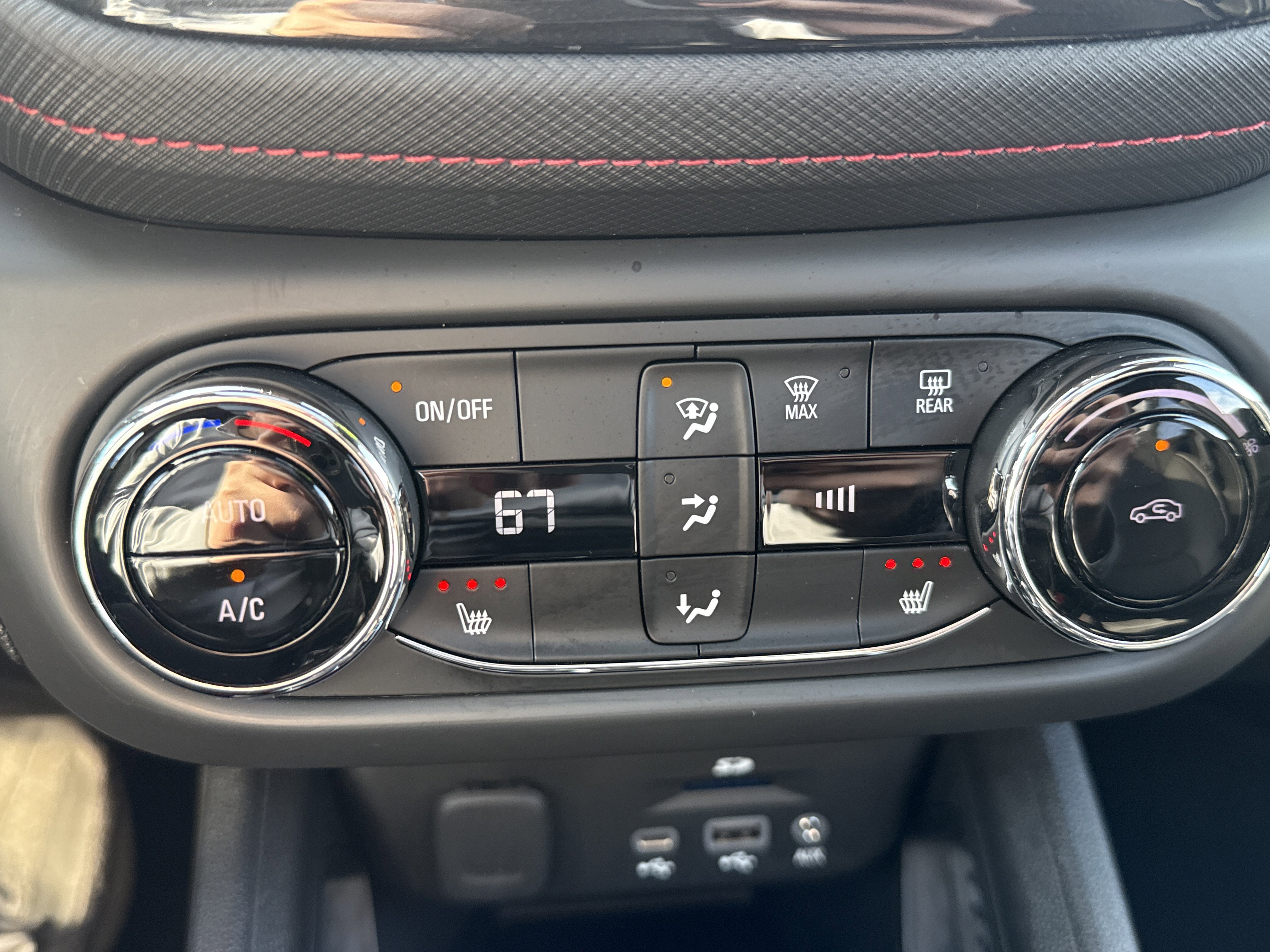 Used 2023 Chevrolet TrailBlazer RS w/ Sun and Liftgate Package AWD/4WD image 29