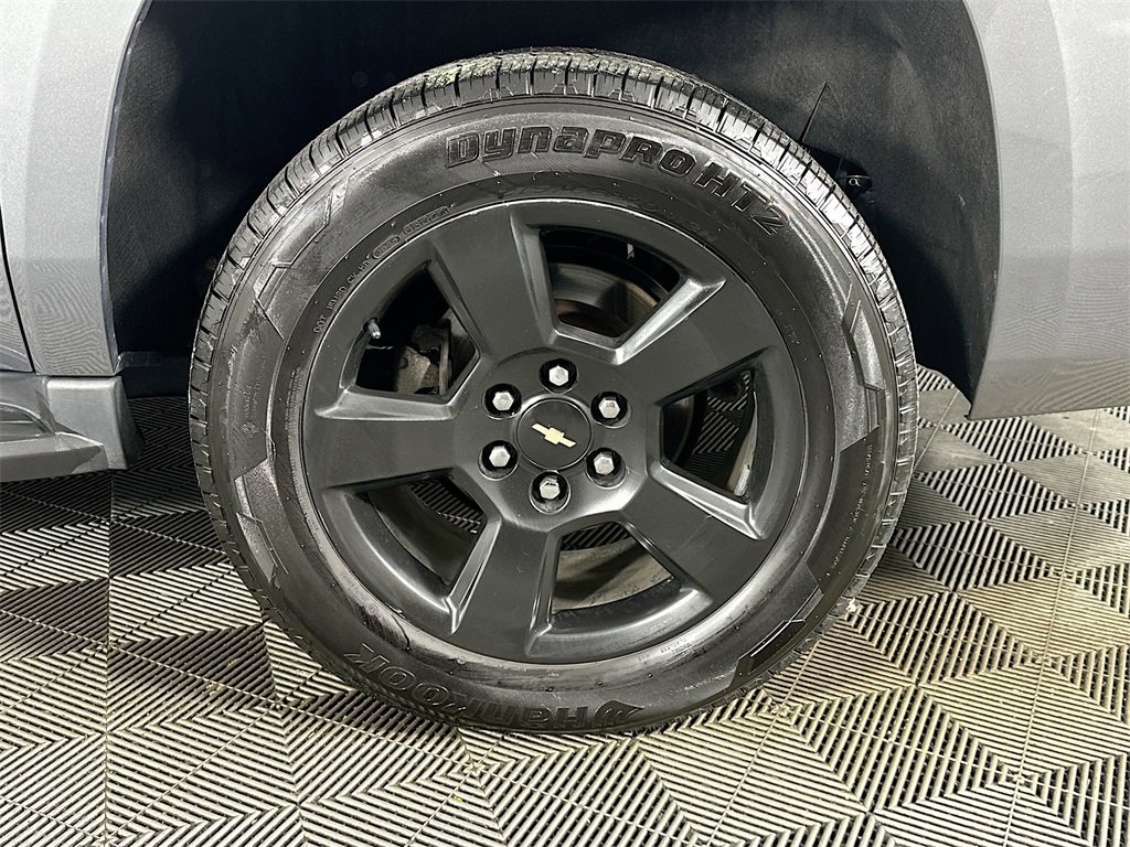 Used 2018 Chevrolet Suburban LT image 34