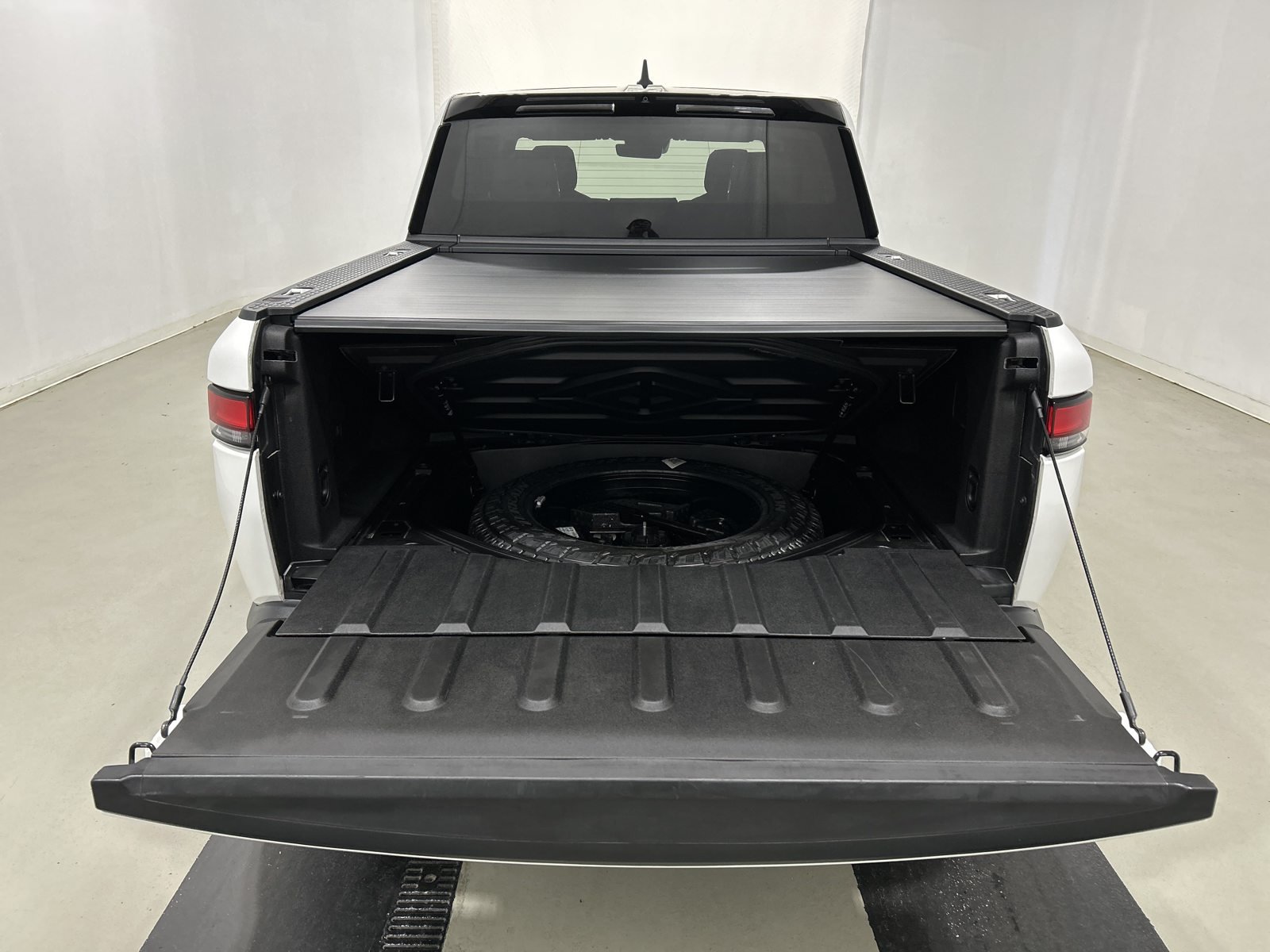 Used 2024 Rivian R1T Adventure Quad AWD/4WD image 15