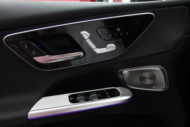 New 2025 Mercedes-Benz GLC 300 4MATIC image 24
