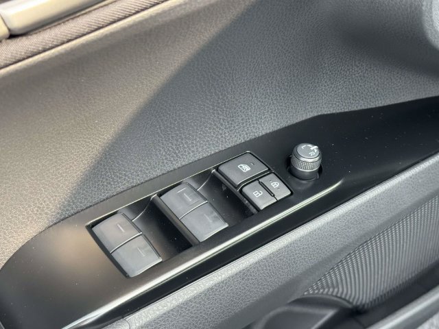 Used 2025 Toyota Camry LE w/ Convenience Package FWD image 34
