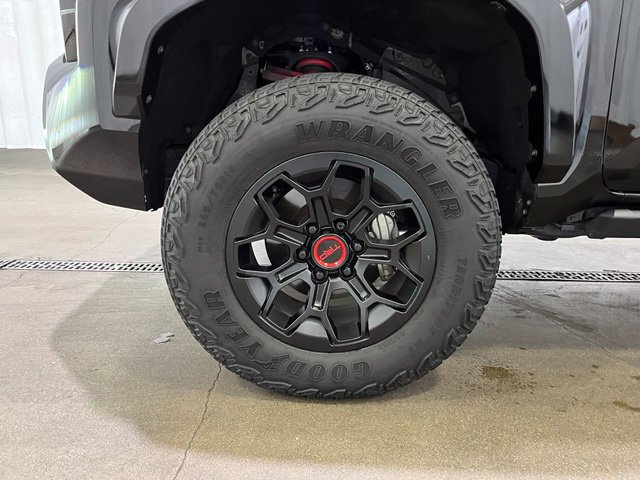 Certified 2025 Toyota Tacoma TRD Pro AWD/4WD image 25