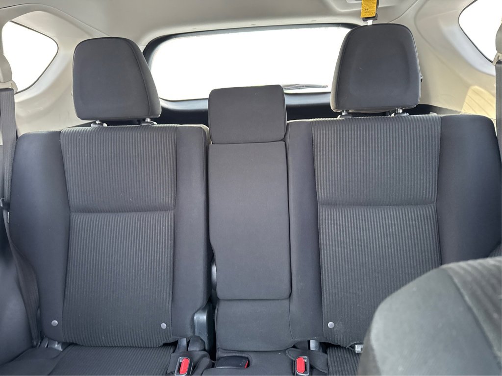 Used 2016 Toyota RAV4 LE image 28