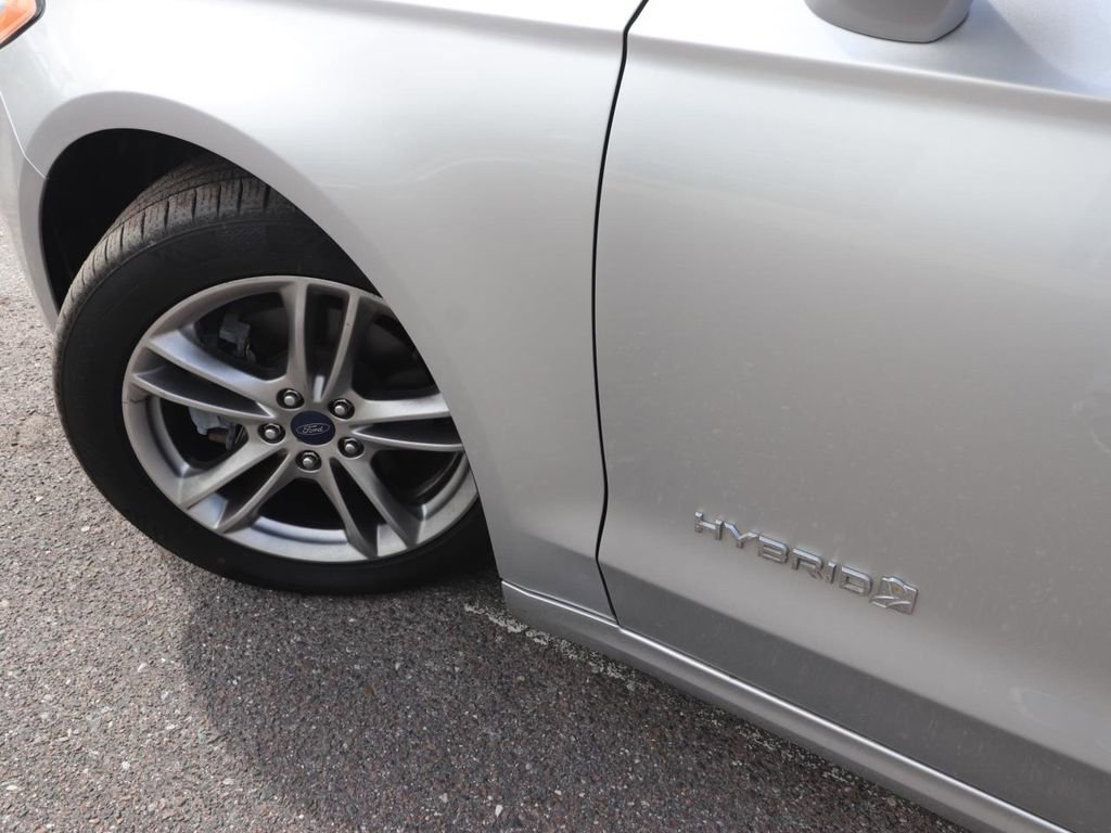 Used 2015 Ford Fusion Titanium image 3