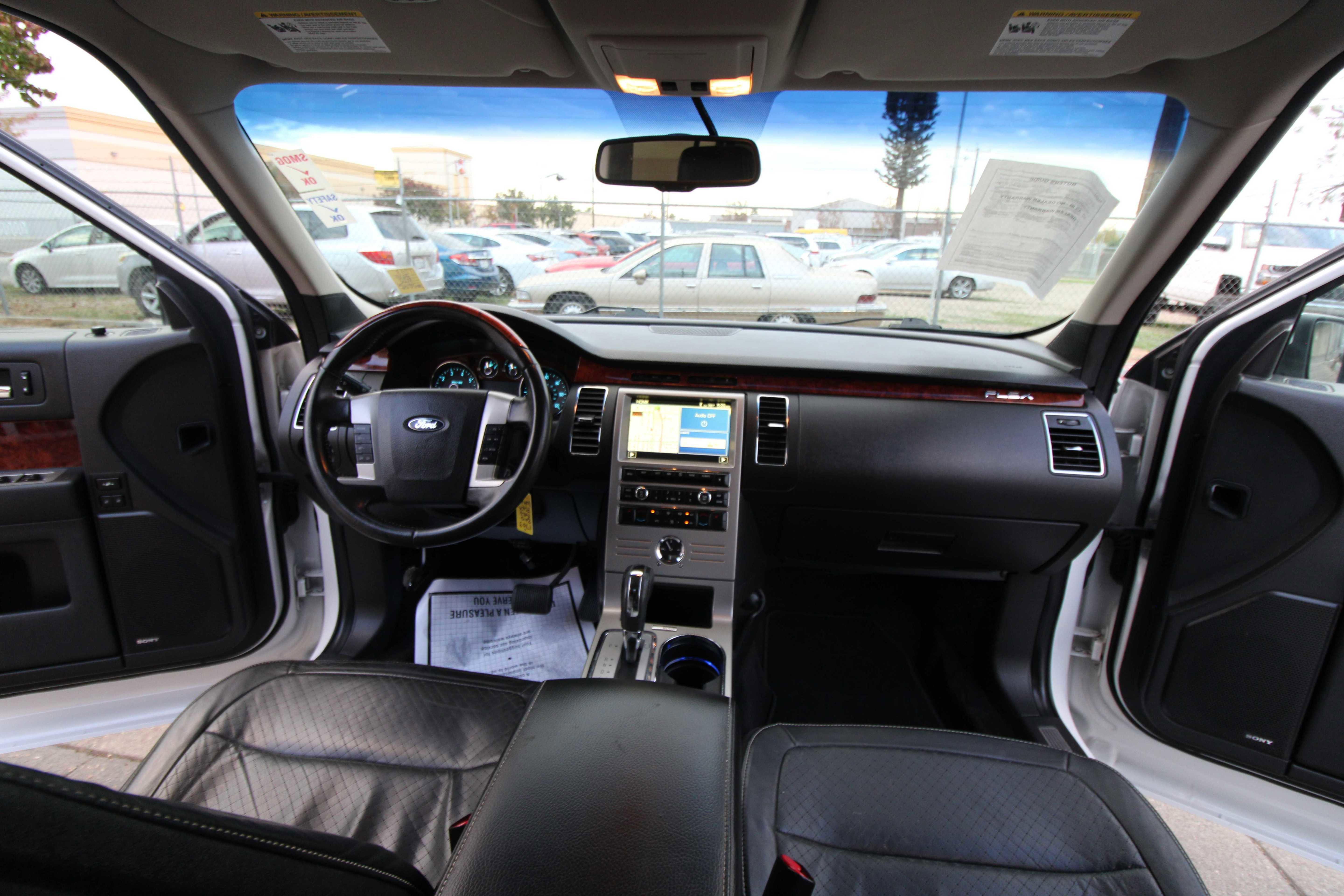 Used 2010 Ford Flex Limited image 25