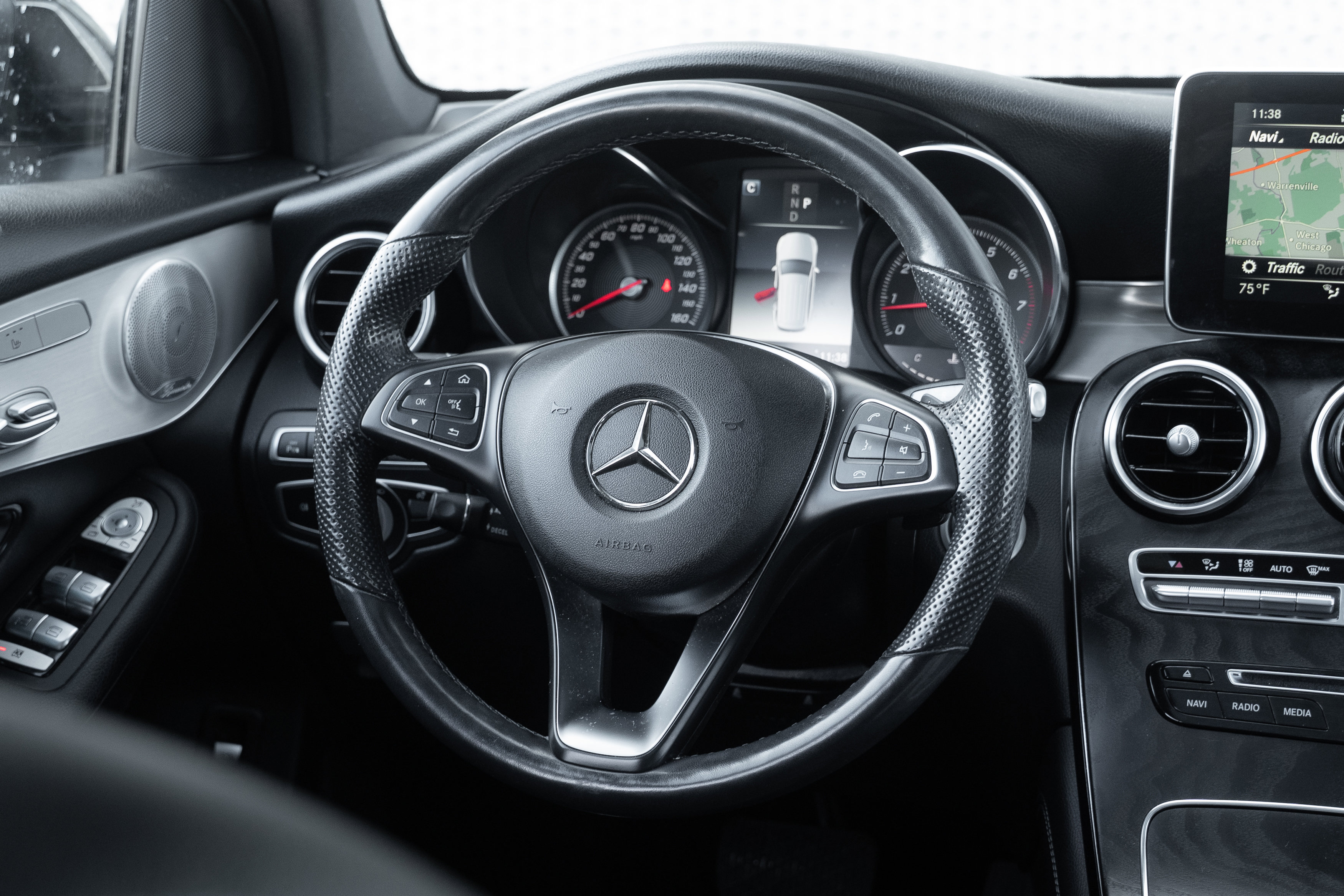 Used 2019 Mercedes-Benz GLC 300 4MATIC image 9