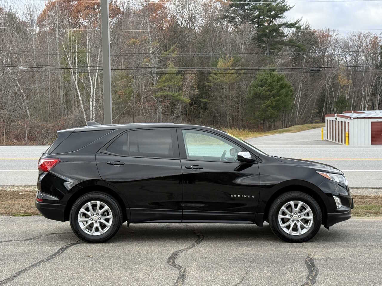Used 2021 Chevrolet Equinox LS w/ LPO, Chrome Package image 3