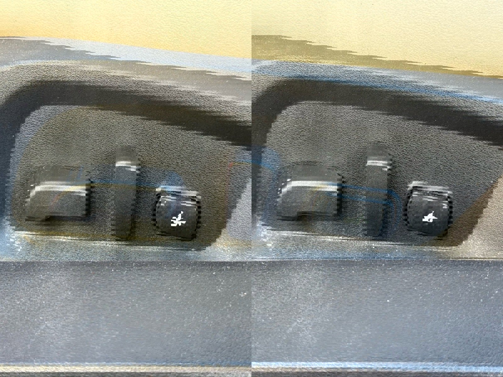 Used 2017 INFINITI Q60 Red Sport 400 image 17