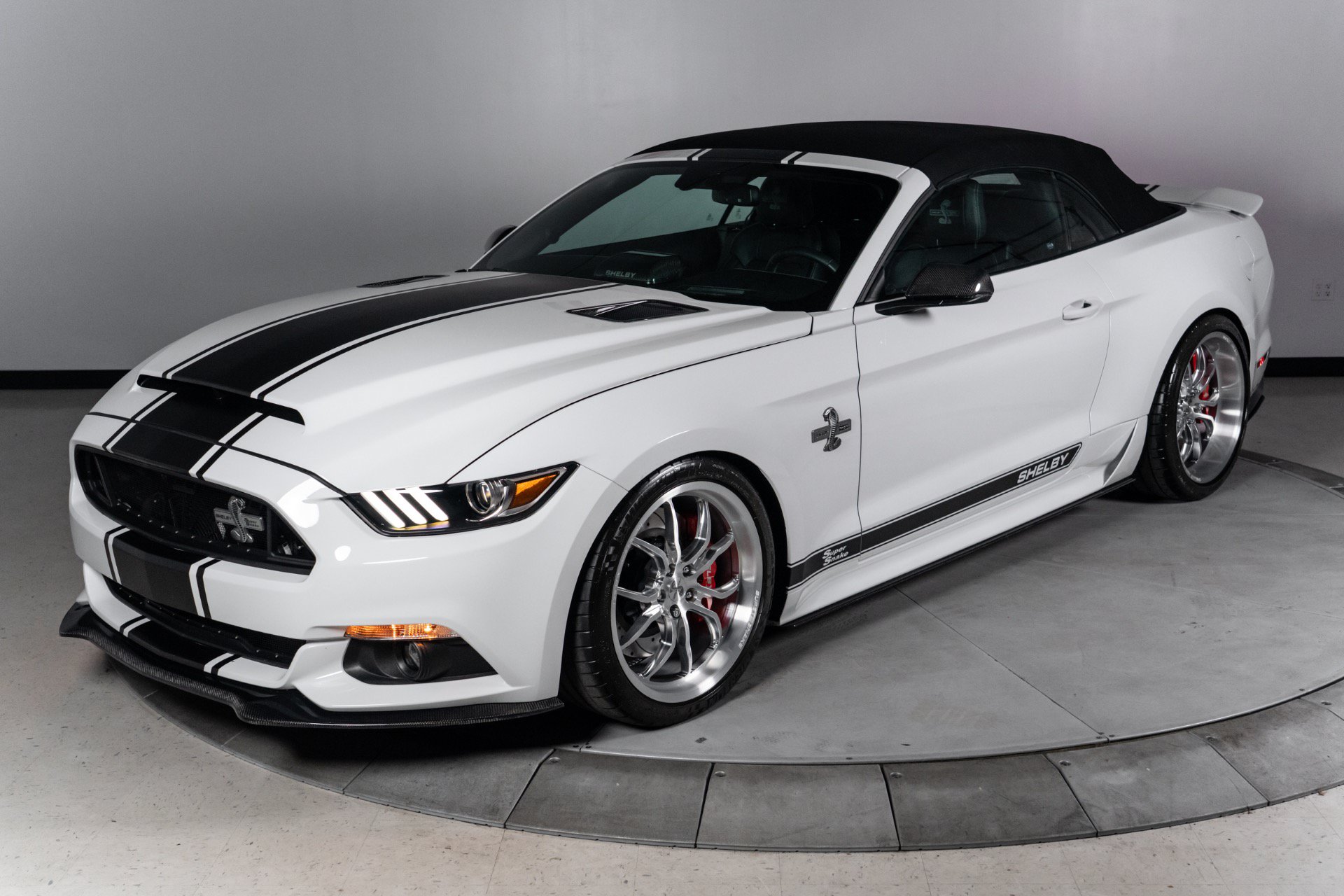 Used 2015 Ford Mustang GT Premium w/ Equipment Group 401A RWD image 17
